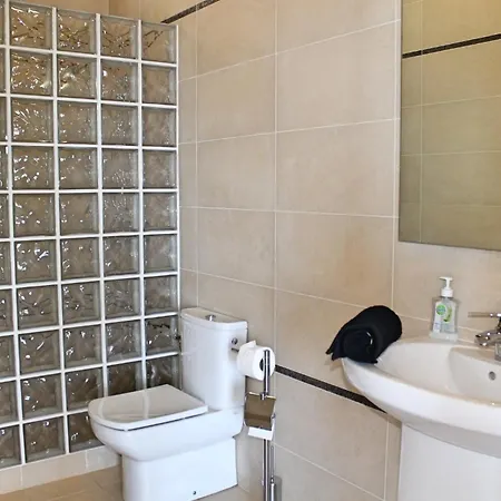 Extravagant Calheta The Designhouse 4 Bedrooms Stunning Sea Views Contemporary Build Βίλα Arco da Calheta (Madeira)