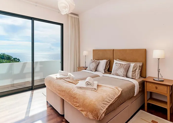 Extravagant Calheta The Designhouse 4 Bedrooms Stunning Sea Views וילה *