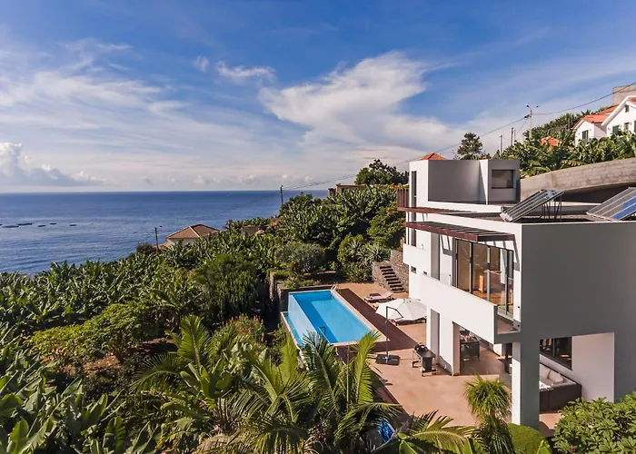 Extravagant Calheta The Designhouse 4 Bedrooms Stunning Sea Views * Arco da Calheta (Madeira)